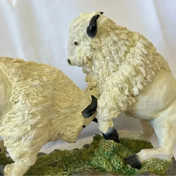 Vintage Number One Collection Fighting Bison Resin Statue - Picture 2 of 6